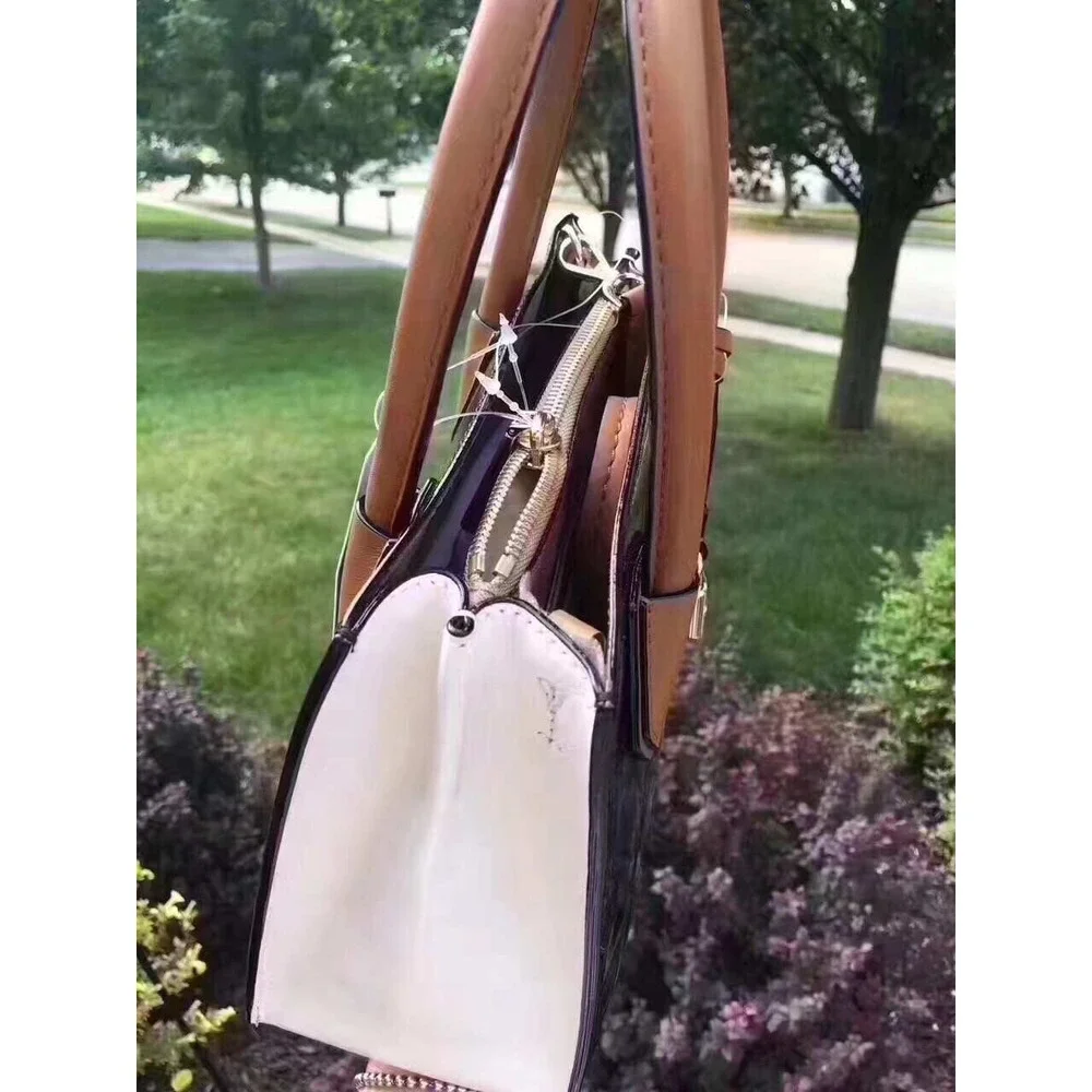 New MICHAEL KORS MERCER Studio Medium messenger Tote Leather lock black bag